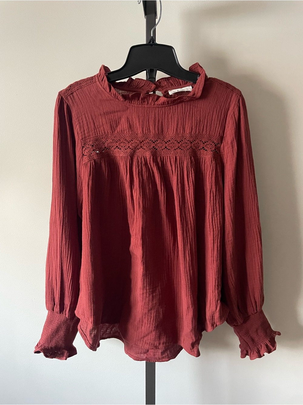 In Loom Gauze Ruffled Rust Red Crinkle Cotton Crochet Lace Smocked Cuff Blouse